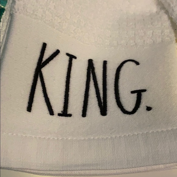 Rae Dunn kitchen towels - Picture 3 of 4